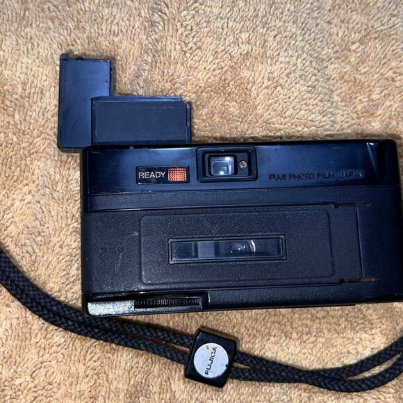 Fujica Pocket 450 Flash 110 Film Camera – Flash & Shutter Working - Picture 6 of 9